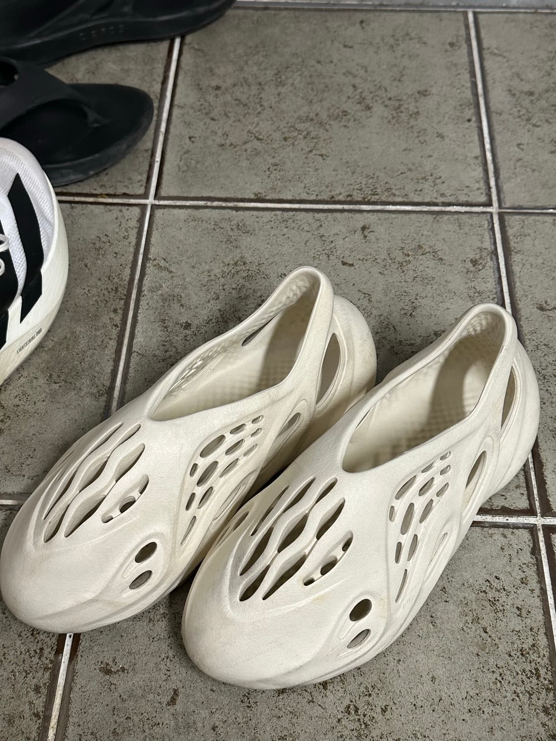 이지폼러너 샌드 275 상품이미지1