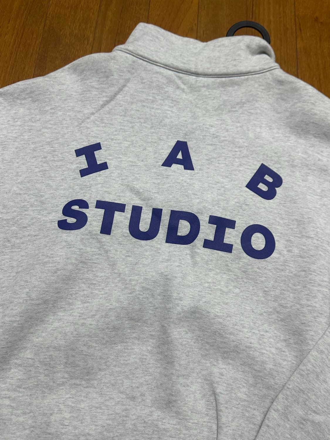 아이앱 스튜디오 하프집업 그레이 초판  상품이미지4