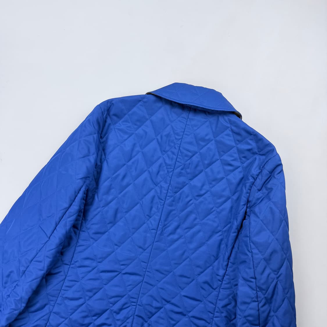 버버리 다이아몬드 퀼팅자켓 블루 상품이미지10
