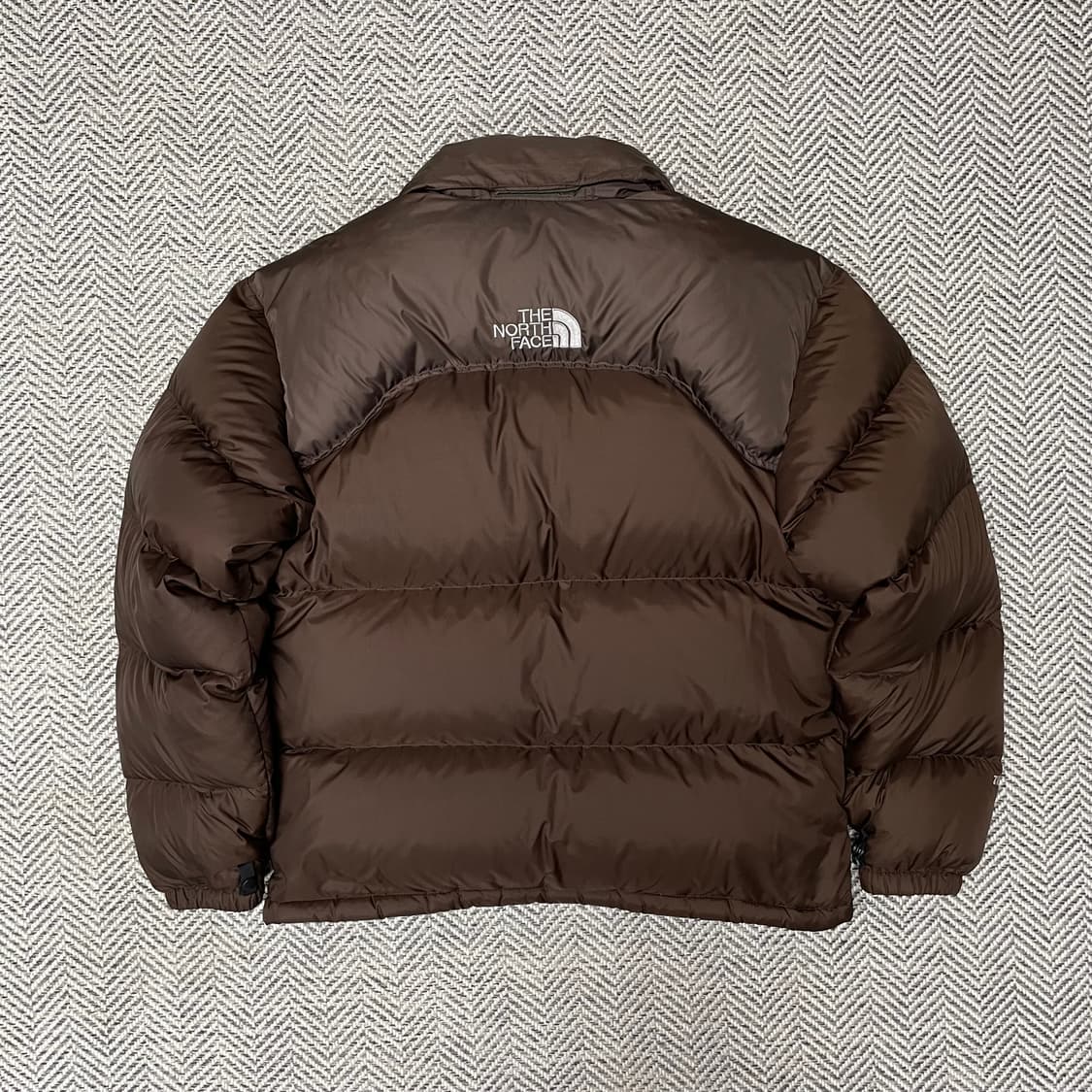 [M] 노스페이스 센터로고 무광 브라운 700 눕시 패딩 상품이미지1