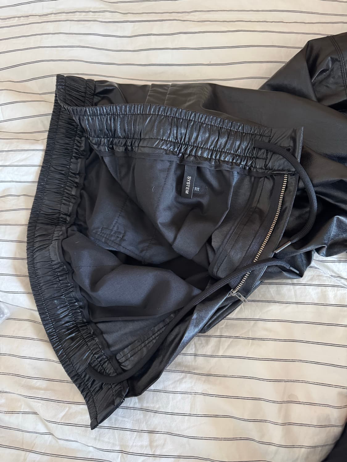 [미착용/32사이즈] 시스템옴므 와이드 비건 레더 조거 팬츠 상품이미지7