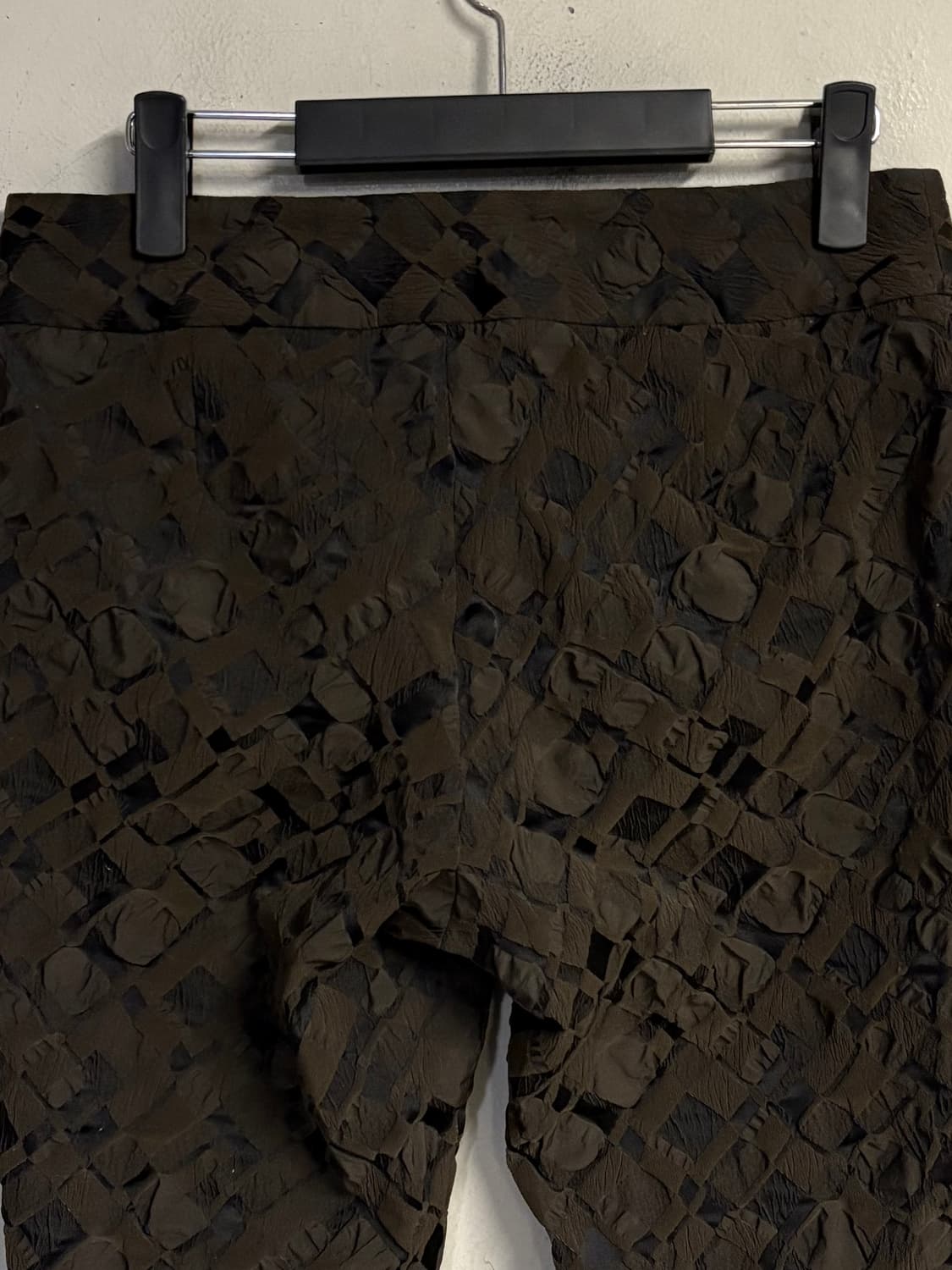 ISSEY MIYAKE textured pants  상품이미지5