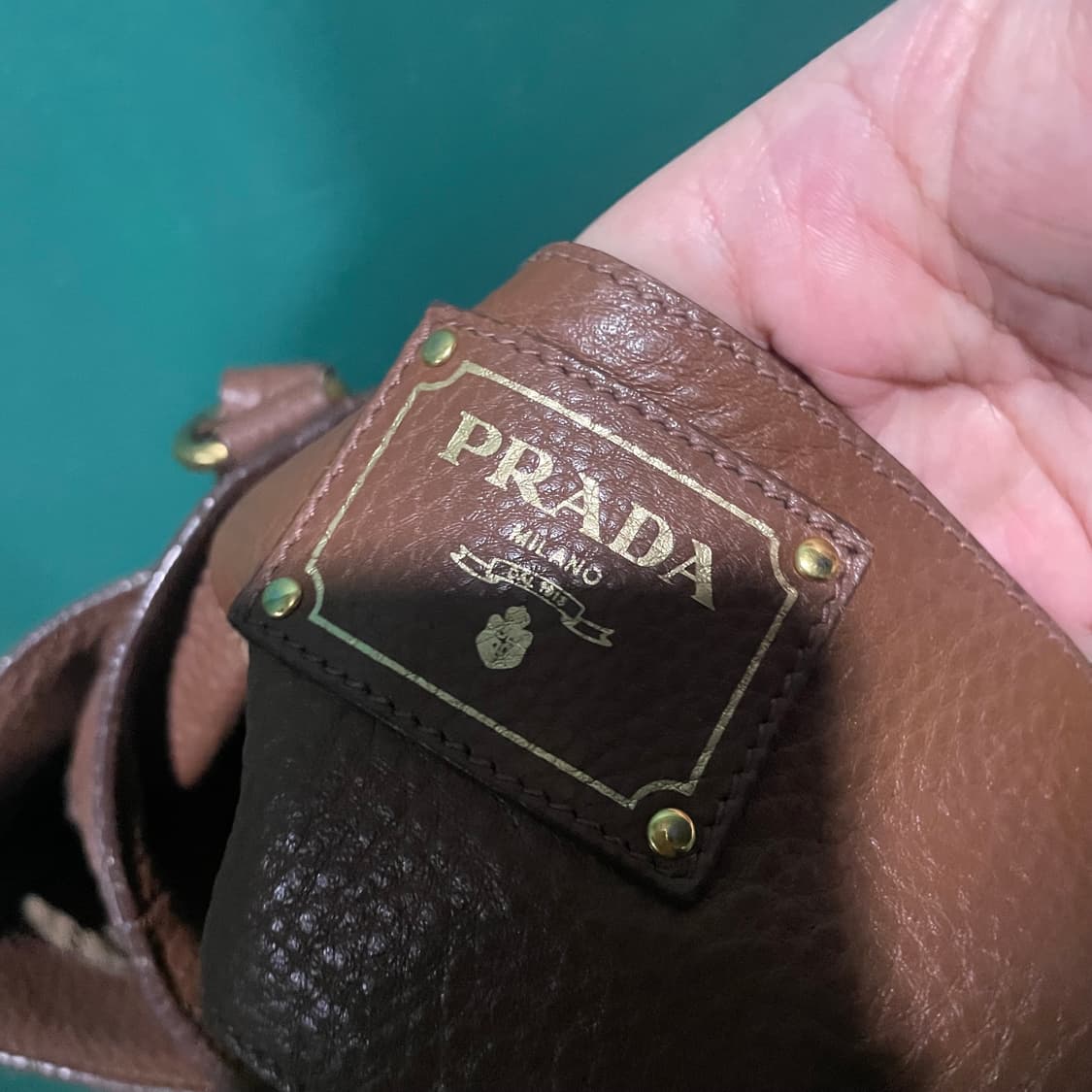 프라다 비텔로 가죽 숄더크로스백 상품이미지8