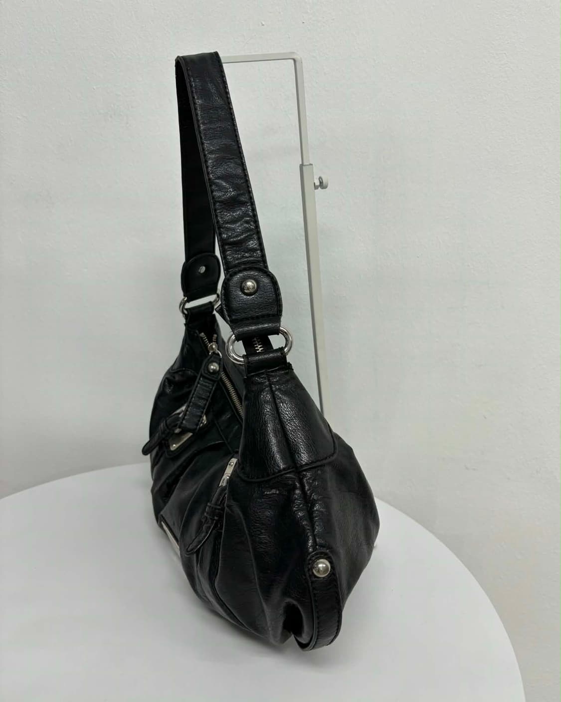 Guess 게스 빈티지 블랙 호보 토트백 숄더백 상품이미지4