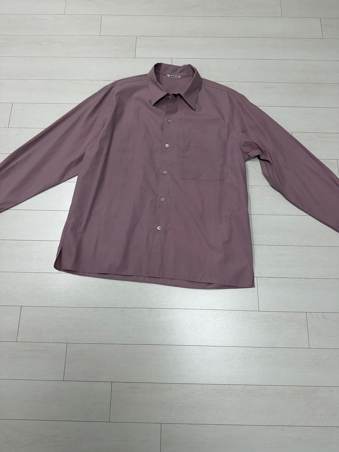 오라리 셔츠 3 사이즈  상태 9.7/10  사진 찍고 절대 안입습니다 상품이미지1