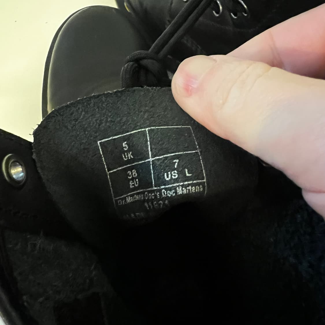 닥터마틴 1460 8홀 부츠 상품이미지6