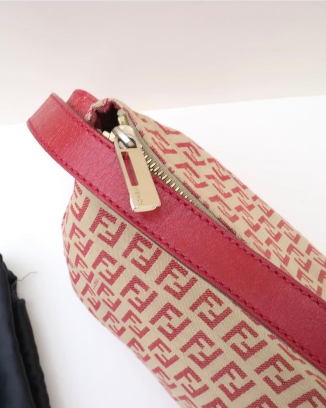 FENDI 펜디 mini pouch bag  상품이미지3