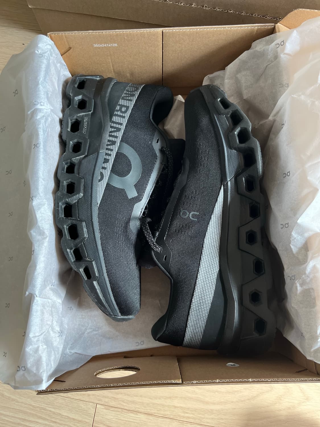 온러닝 클라우드몬스터2 블랙 270 상품이미지1