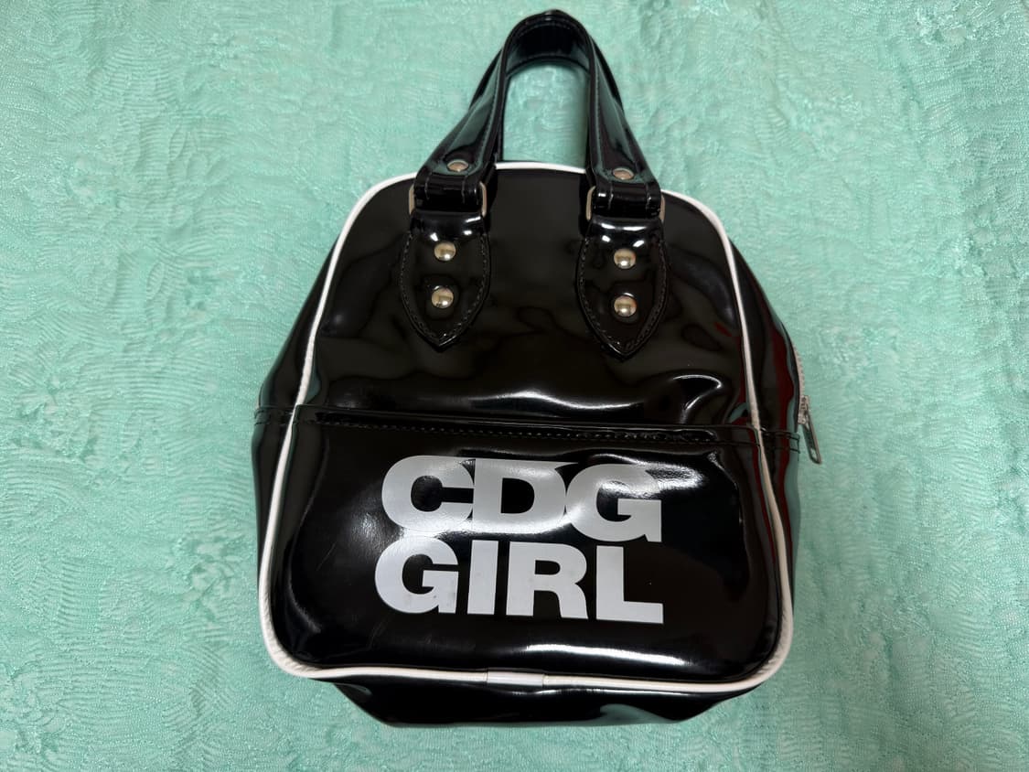 꼼데가르송걸 에나멜백 가방 상품이미지1