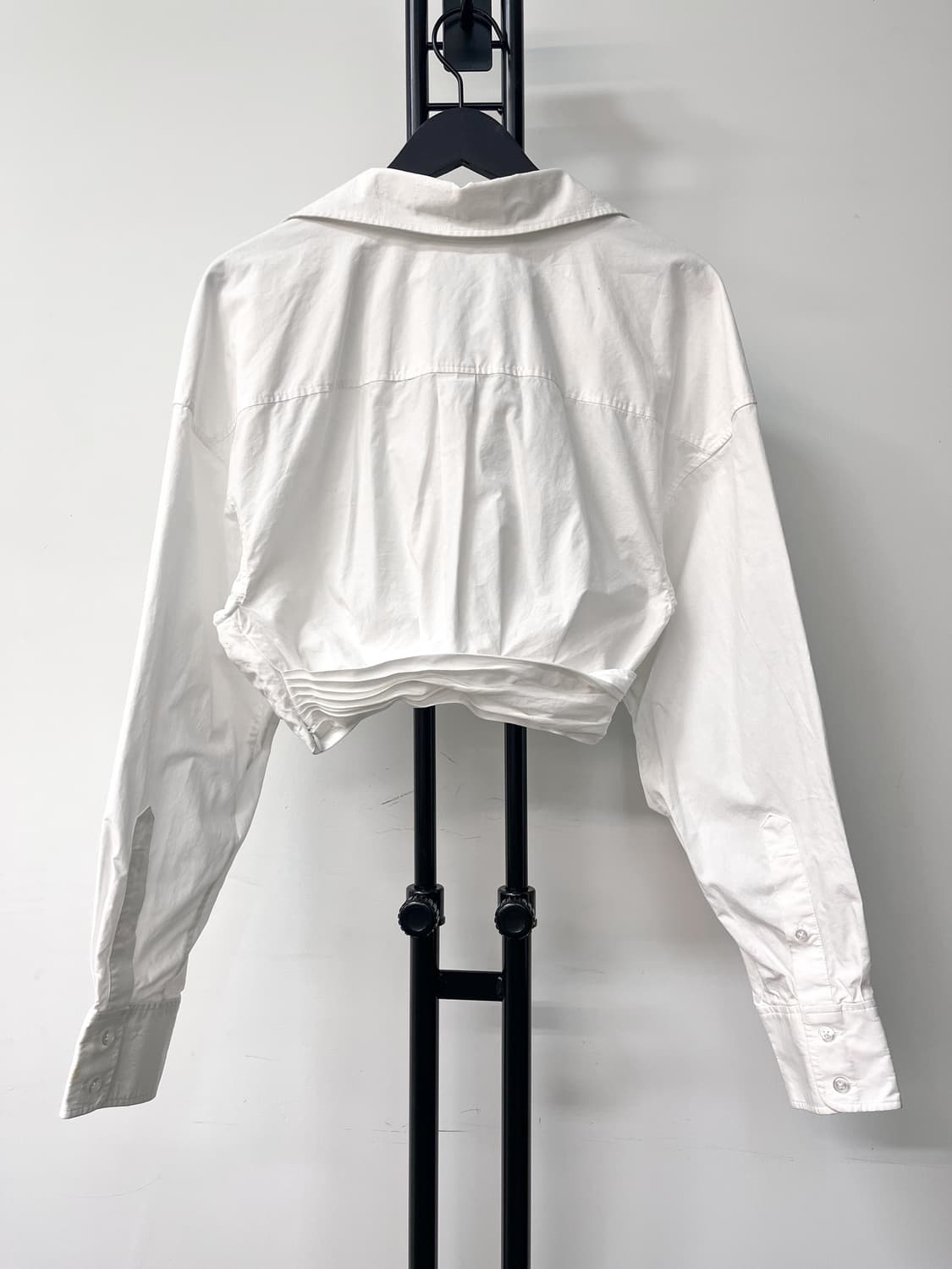 알렉산더 왕 23s/s 플래킷 드레이프 크롭 셔츠 상품이미지3