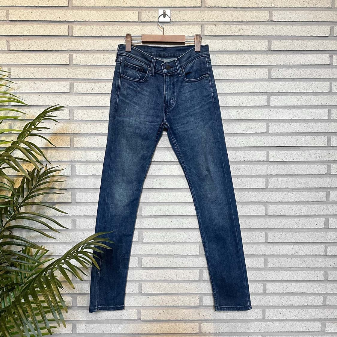 리바이스 519 스키니핏 데님팬츠 빈티지 페이딩 포켓스티치 디테일 상품이미지1