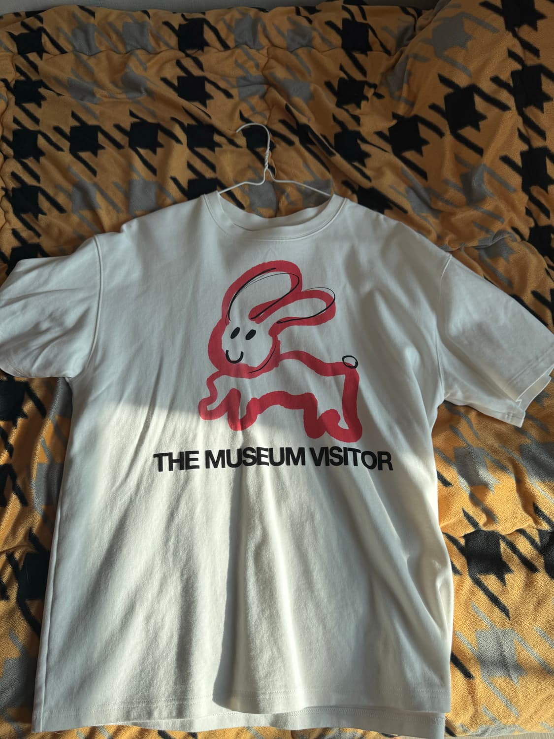 더뮤지엄비지터 래빗 반팔 티셔츠 L 상품이미지2