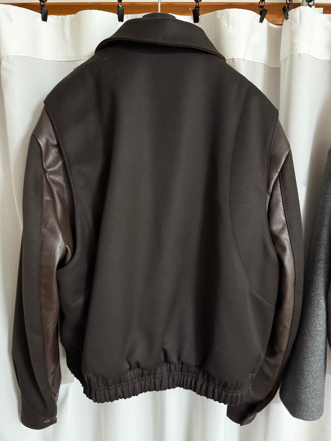 르마드 레더 바시티 자켓 상품이미지6