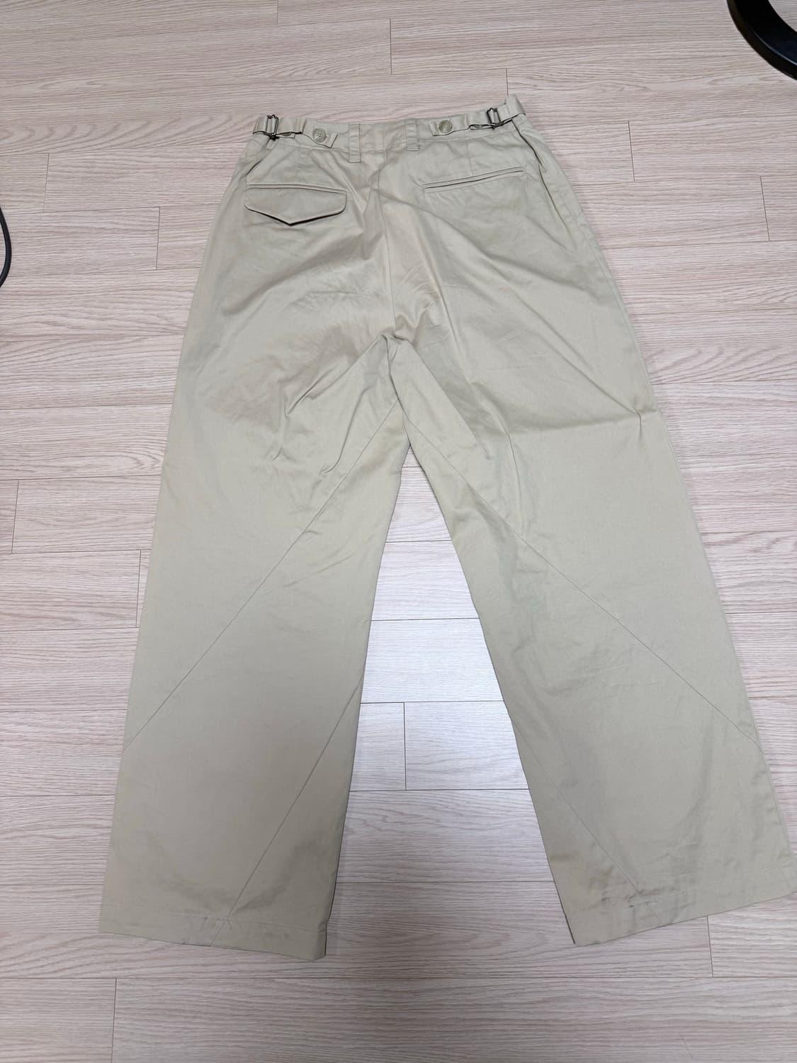 해칭룸 트위스트 치노팬츠 베이지 2사이즈 상품이미지3