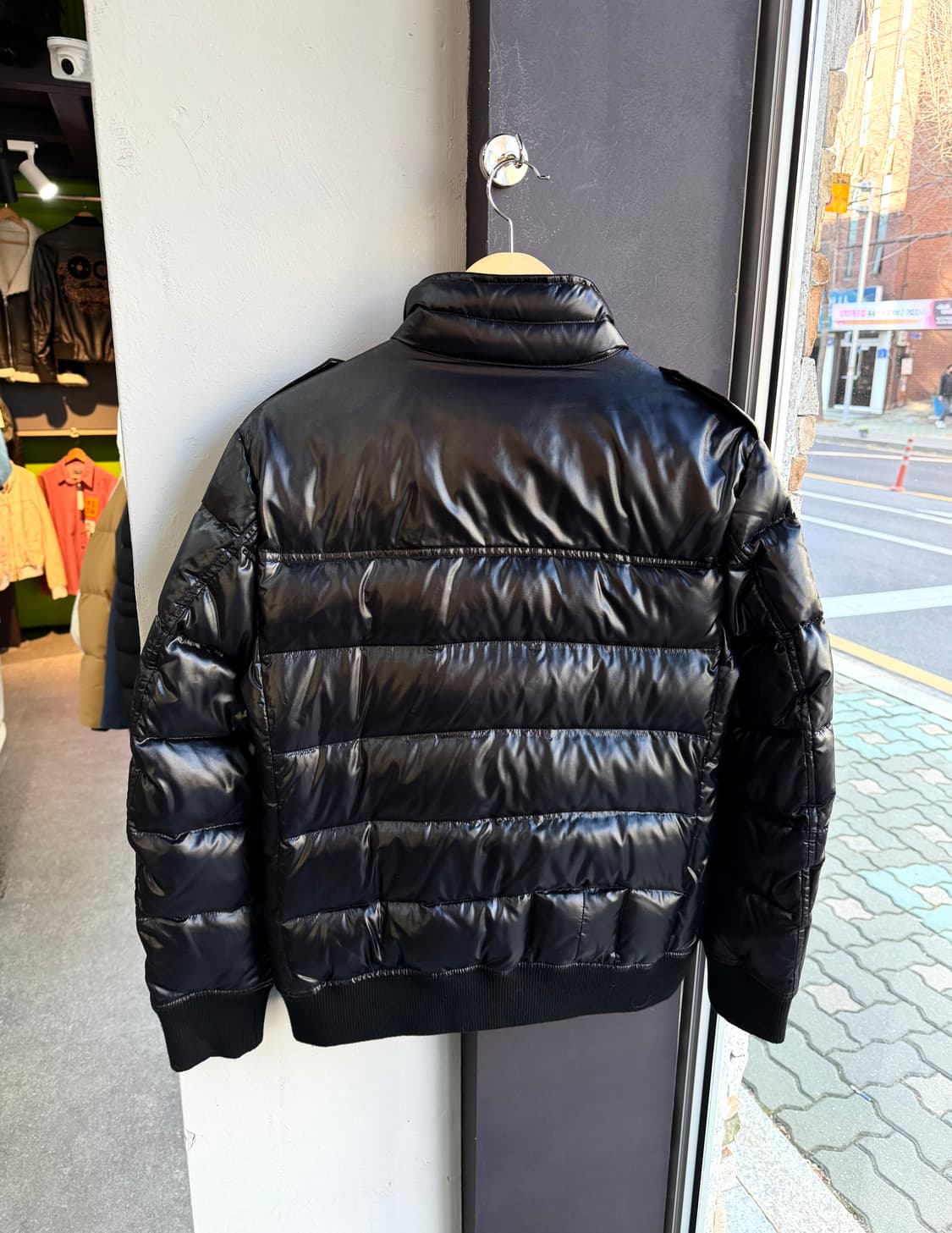 L/ 버버리 블랙라벨 로고 나일론 구스패딩 상품이미지7