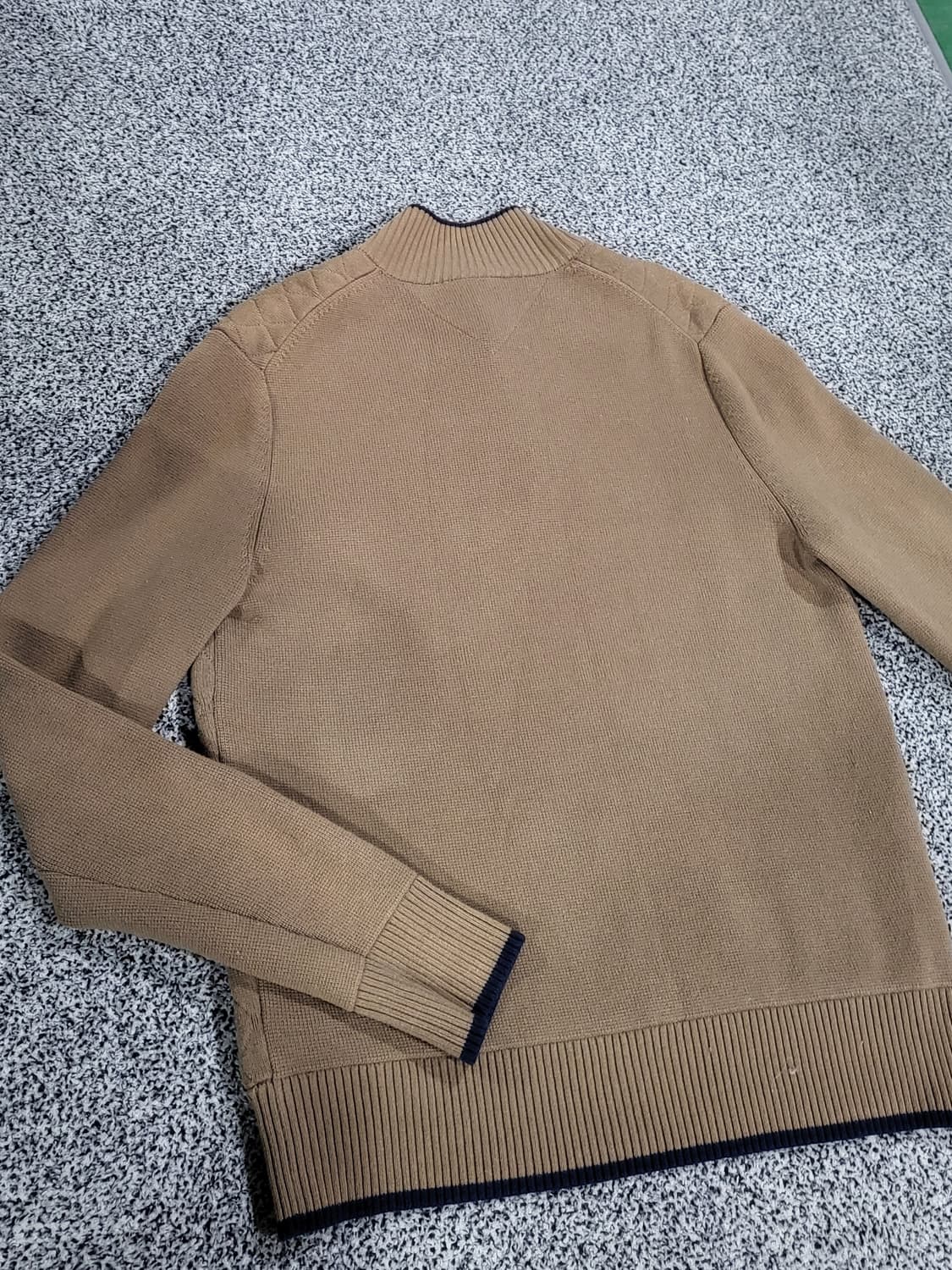 타미힐피거 브라운 니트 티셔츠  상품이미지5