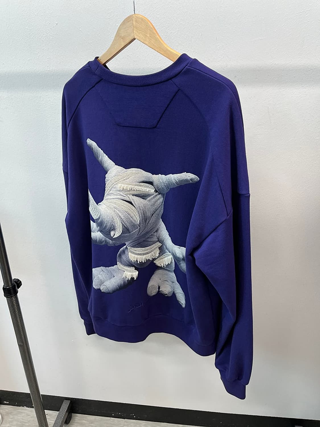 105) 준지x아딜 코뿔소 오버 맨투맨  상품이미지5