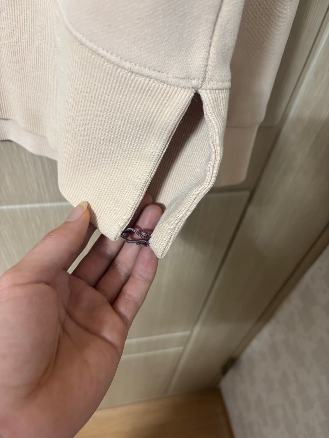 앤더슨벨 맨투맨 티셔츠 베이지 상품이미지7