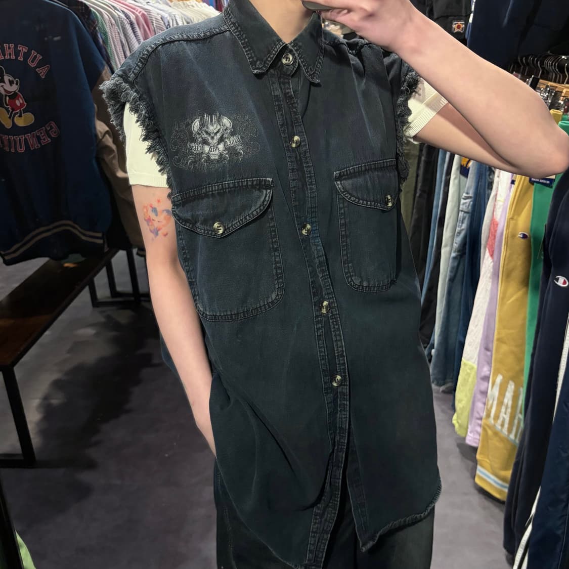  [IM] vtg 스컬 윙 프린팅 컷오프 데님 베스트 네이비 상품이미지3