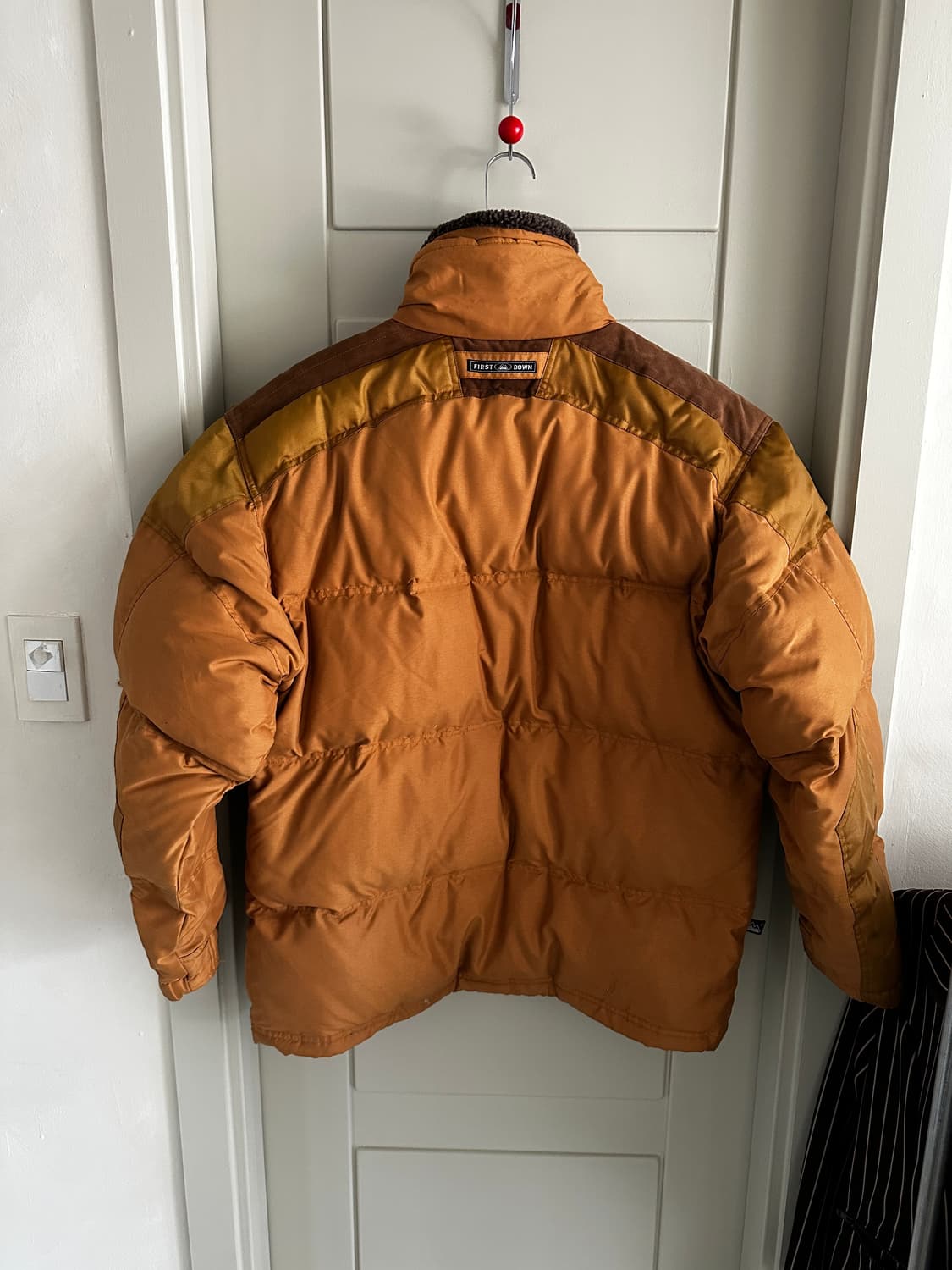 Firstdown 브라운 카멜 배색 다운 패딩자켓 상품이미지3