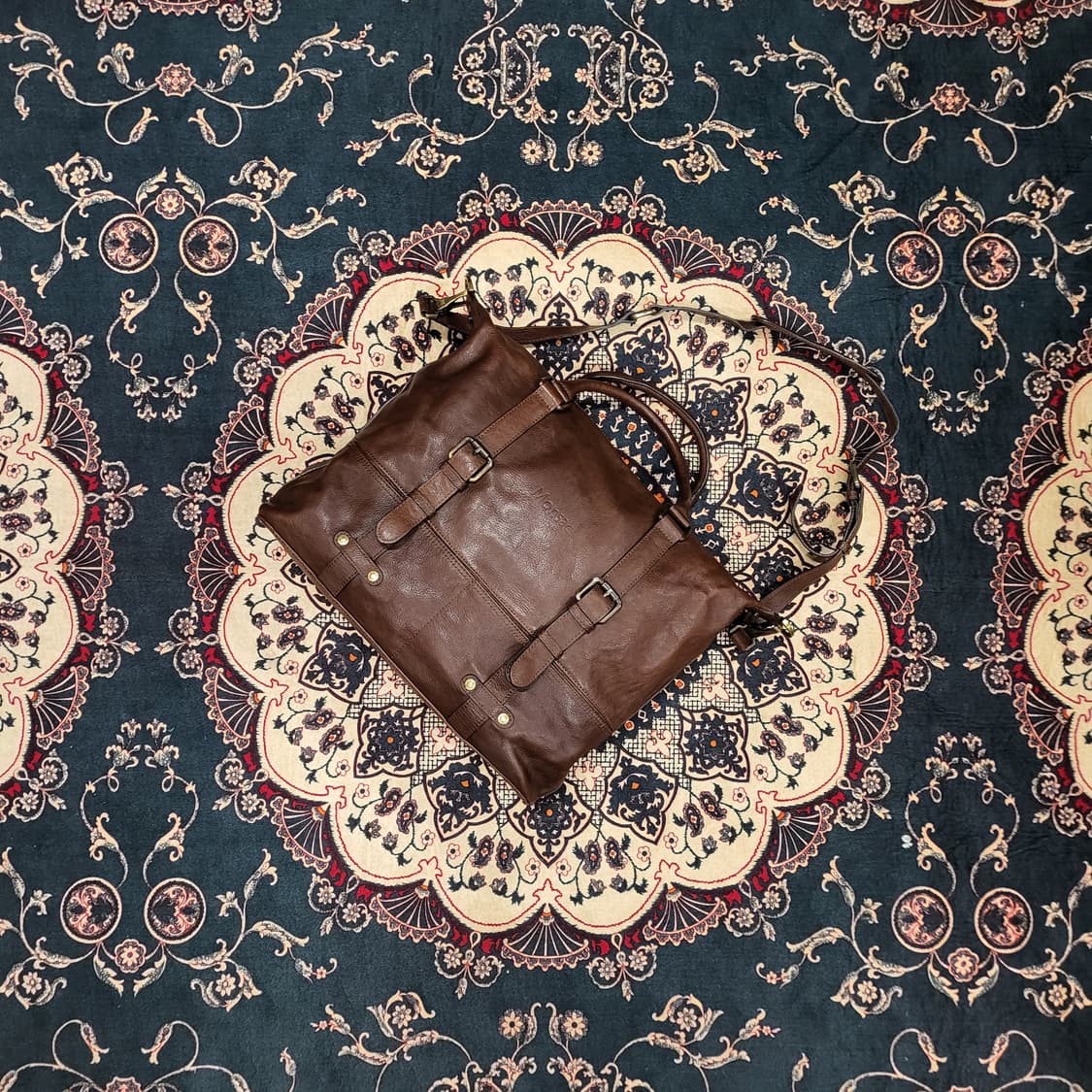 몽삭 레더 크로스백 상품이미지1