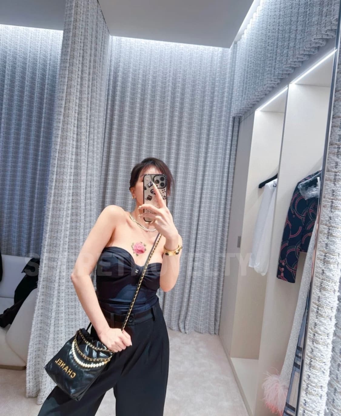 샤넬VIP 진주 미니핸드백 빅로고 크로스바디  & 파우치 상품이미지10