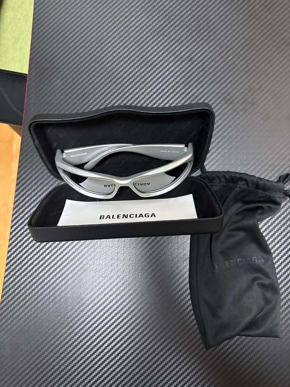 발렌시아가 스위프트 오발 실버 선글라스 상품이미지1