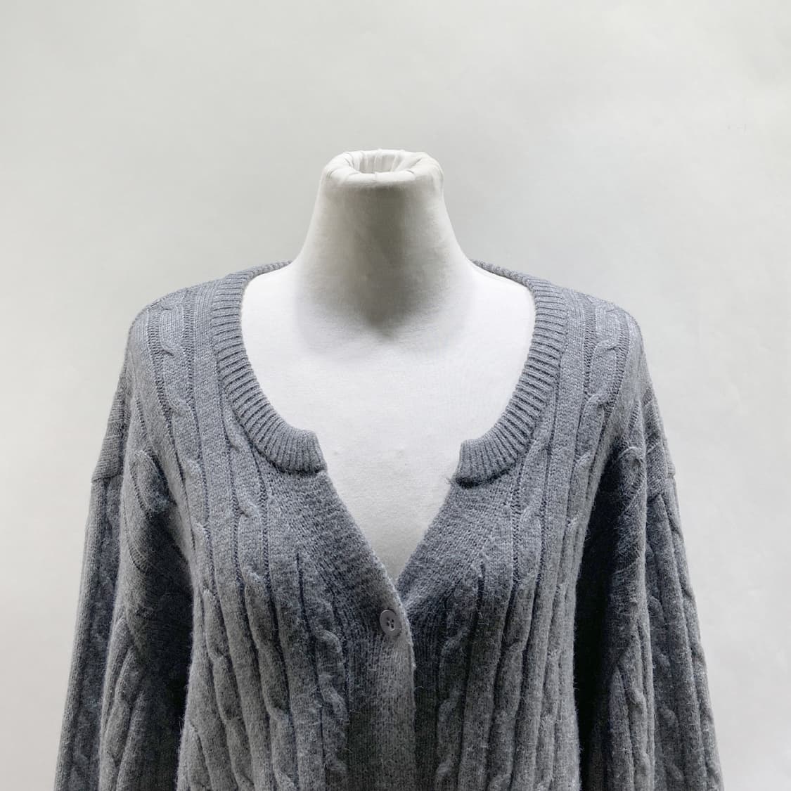 리리앤코 2024 여성루즈핏니트가디건 F  상품이미지2