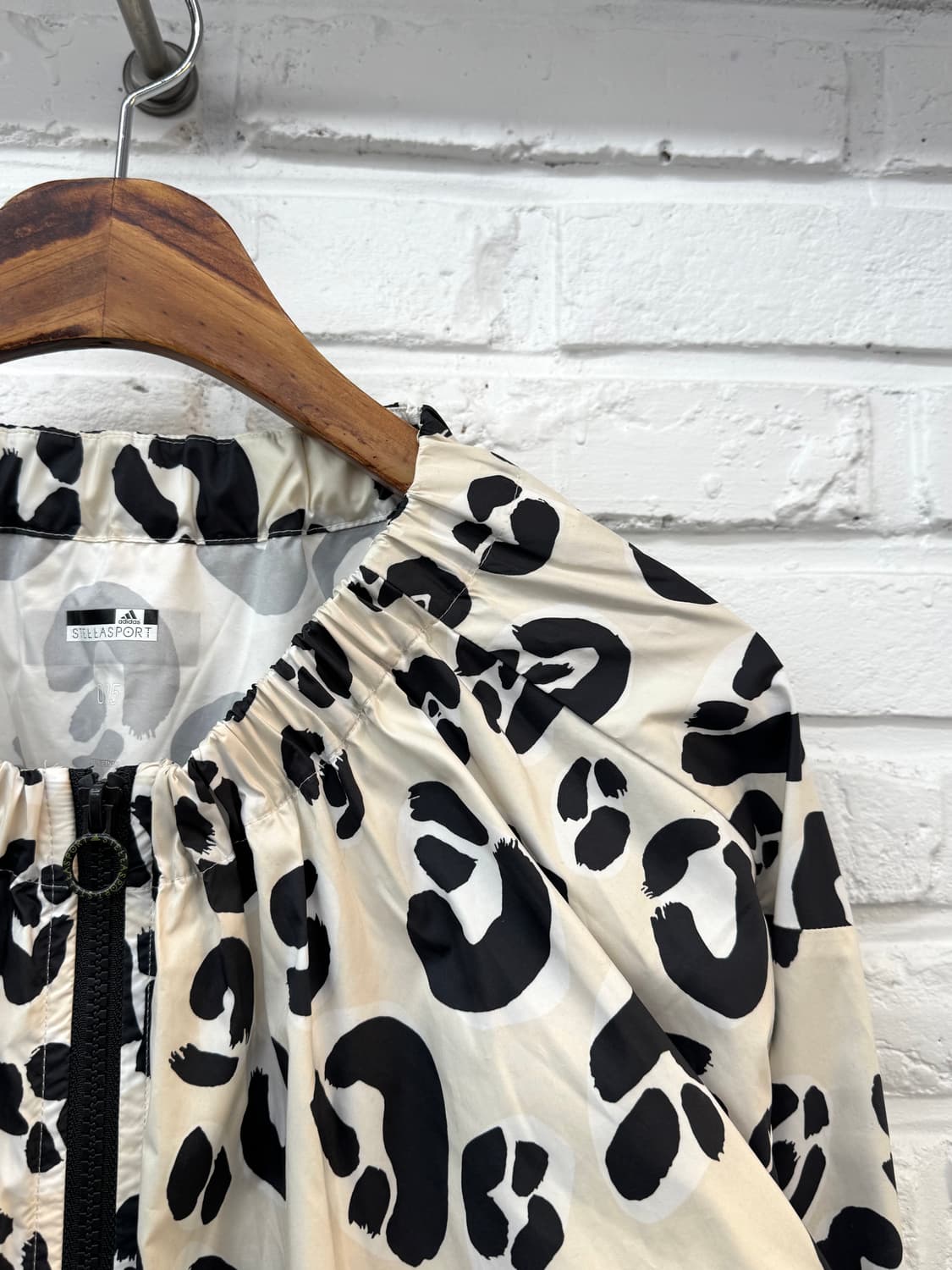 아디다스 스텔라스포츠 호피 바람막이 상품이미지2