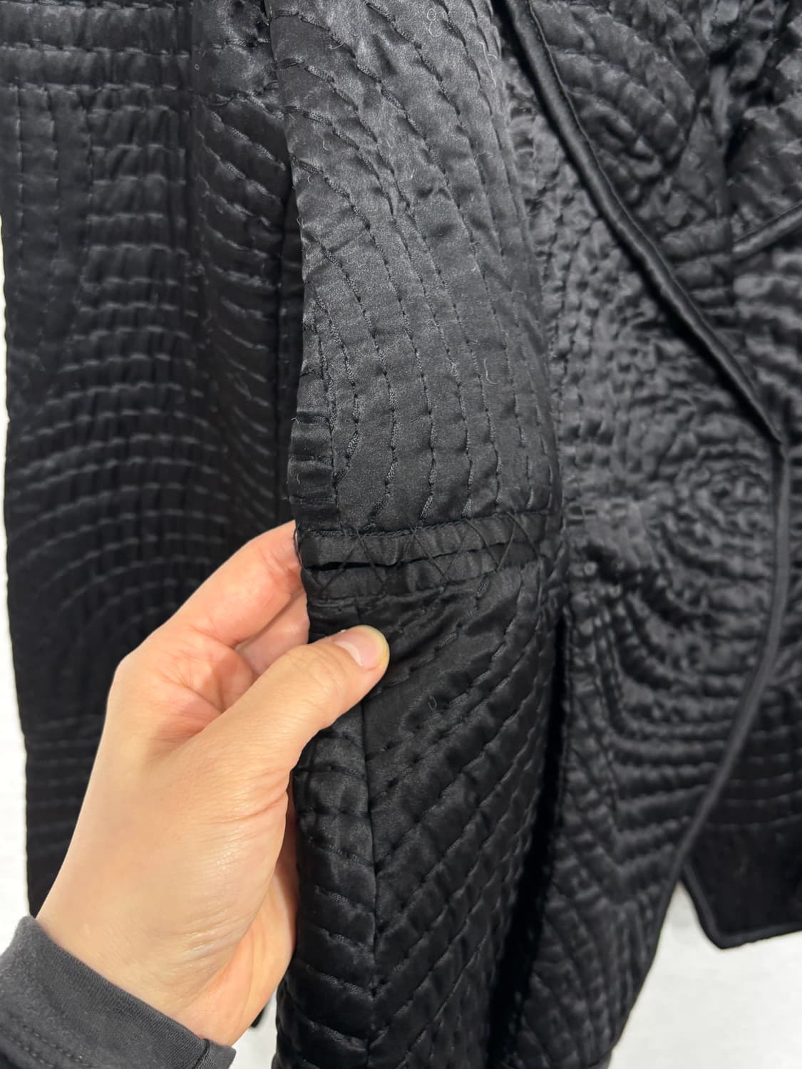 아르마니 진스 써큘러 퀼팅 자켓 여성44-55 상품이미지3