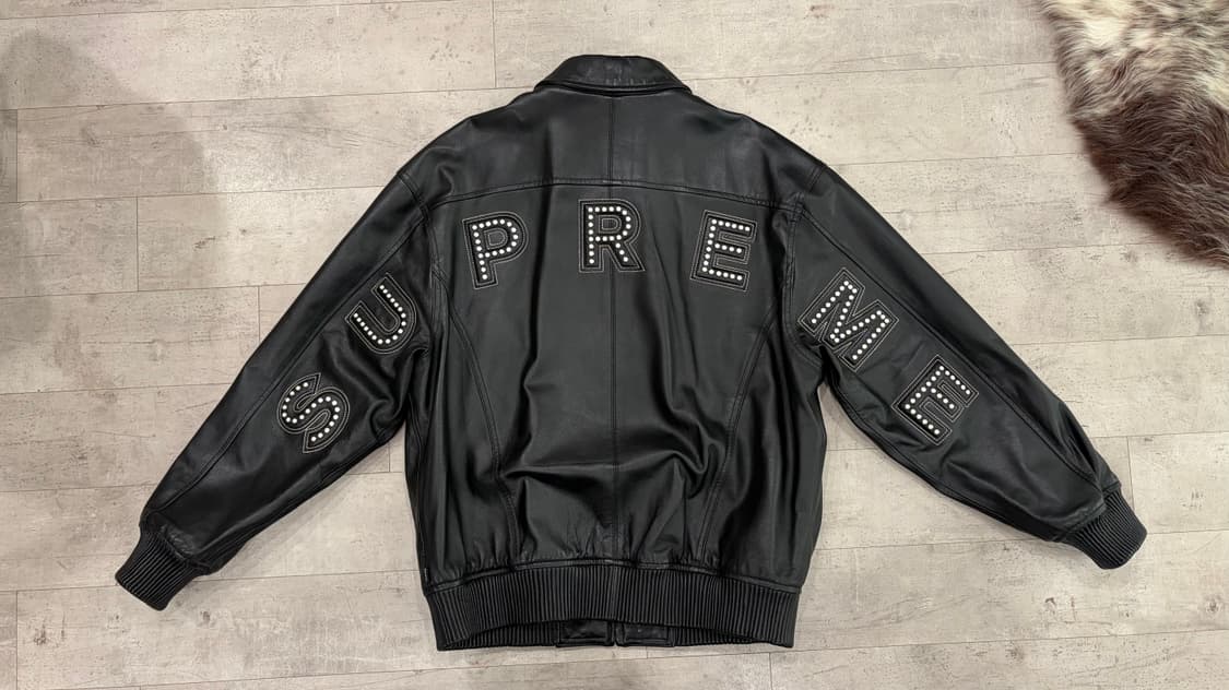 슈프림 스터디드 아크 로고 레더 자켓 상품이미지3