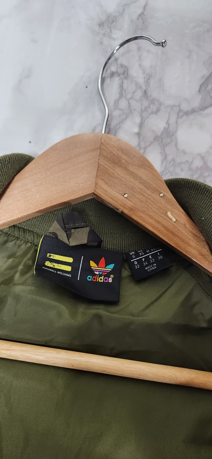 아디다스 오리지널스 x 퍼렐 휴 하이킹 카모 패딩 자켓 상품이미지7