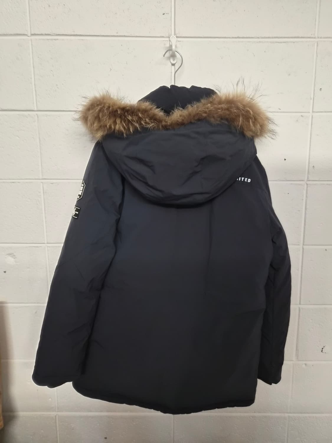 100) 밀레 LIMITED 패딩 점퍼 팝니다 상품이미지2