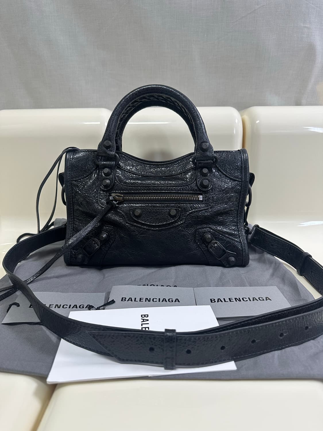 [새상품급 정품] 발렌시아가 르 시티 모터백 미니 상품이미지2