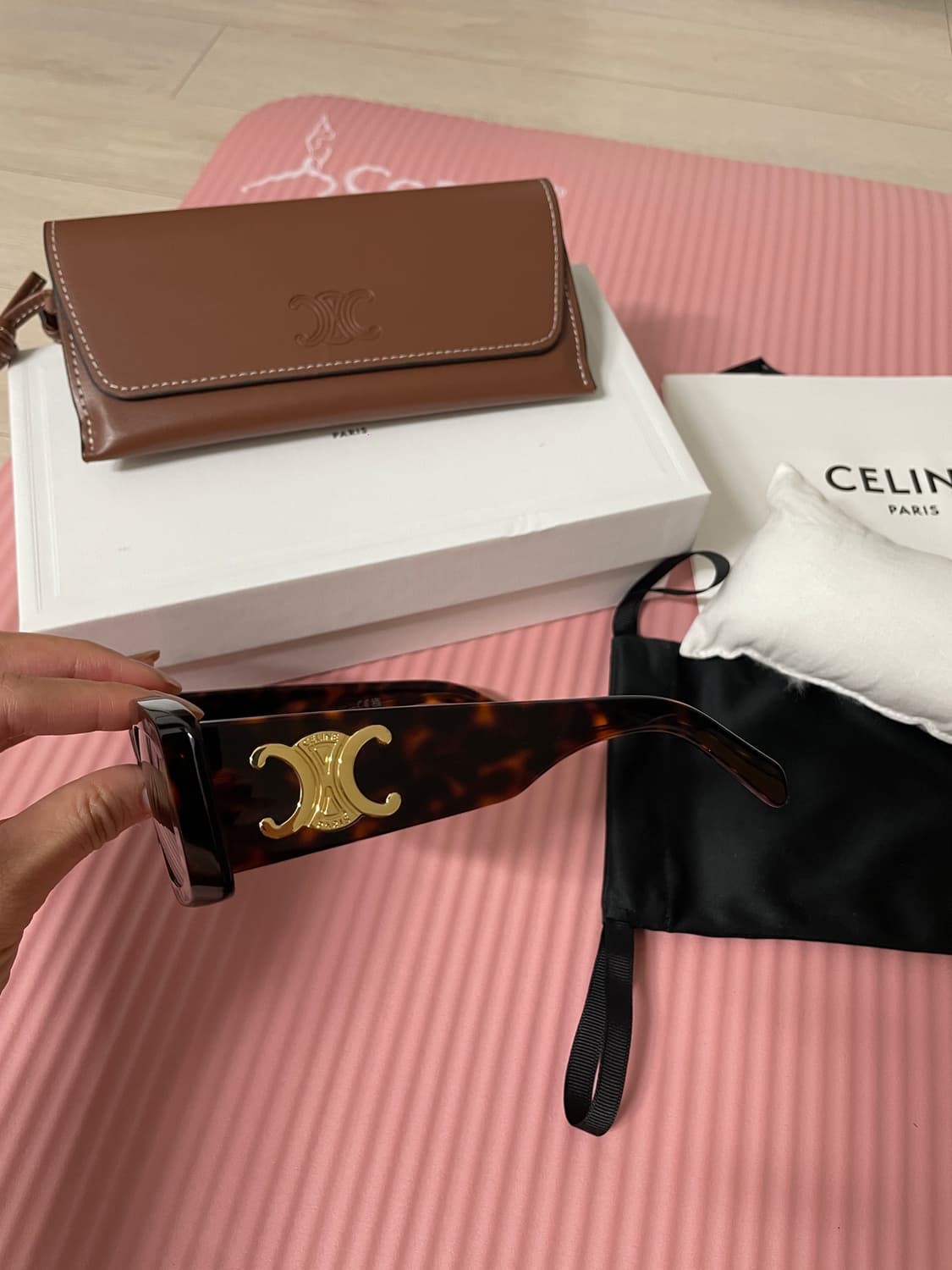 셀린느 트리옹프 XL 01 선글라스 판매 상품이미지6