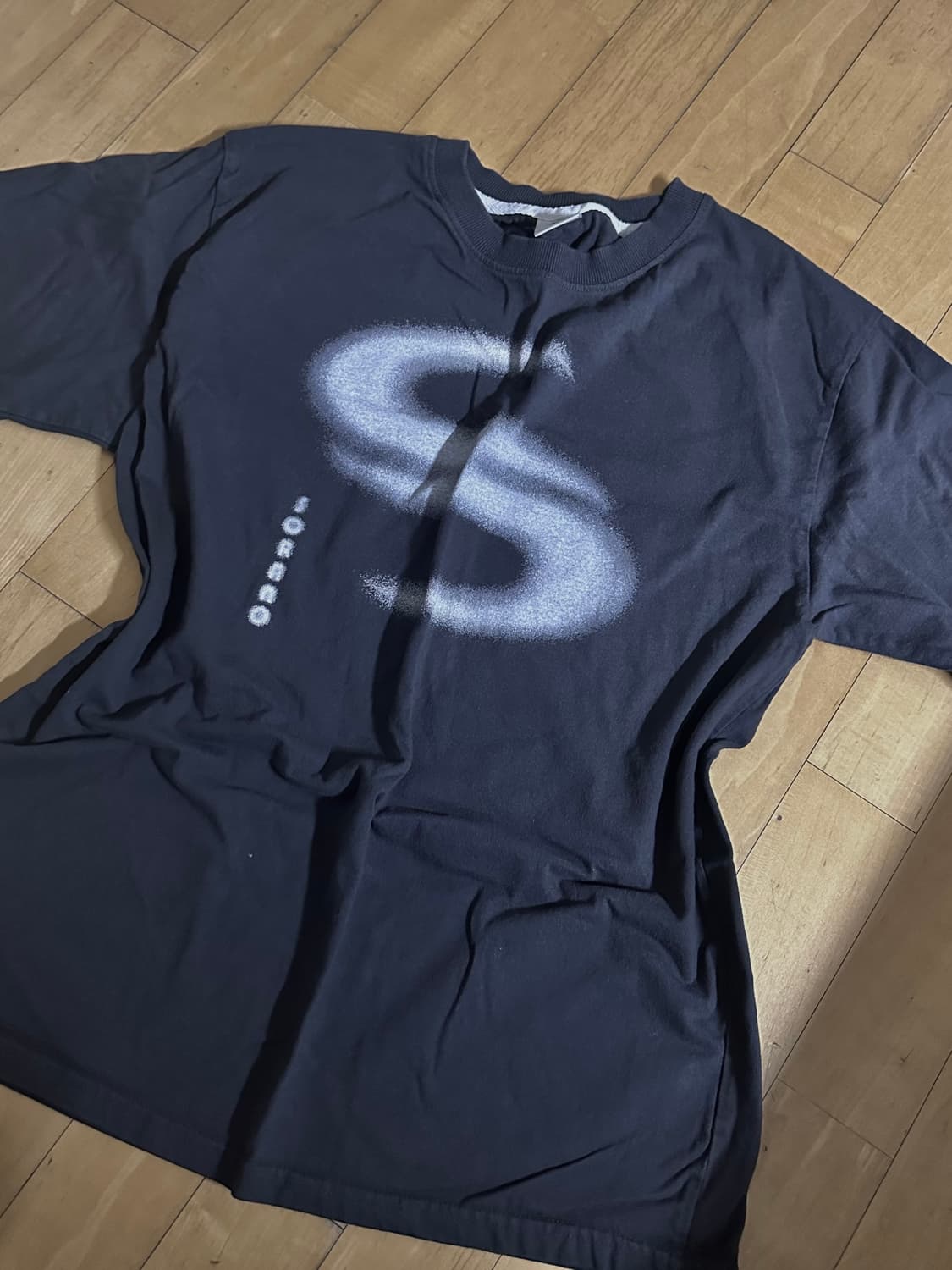 소라노 차콜 반팔티 상품이미지1