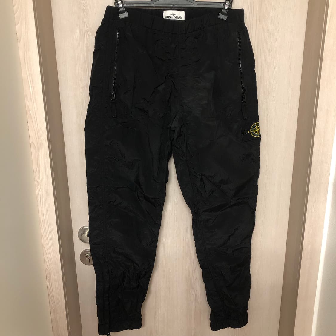 [S] 스톤아일랜드 18FW 나일론메탈 팬츠 블랙 상품이미지4