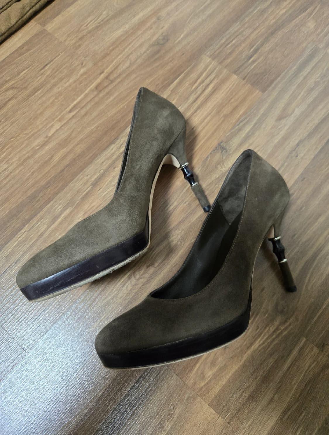 GUCCI 브라운 스웨이드 뱀부 스웨이드 펌프스 35 1/2 (225) 상품이미지2