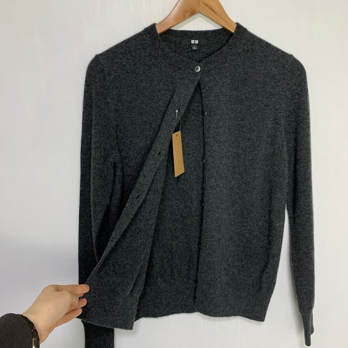유니클로 캐시미어 100 니트 버튼 가디건 여성 L 차콜 상품이미지6