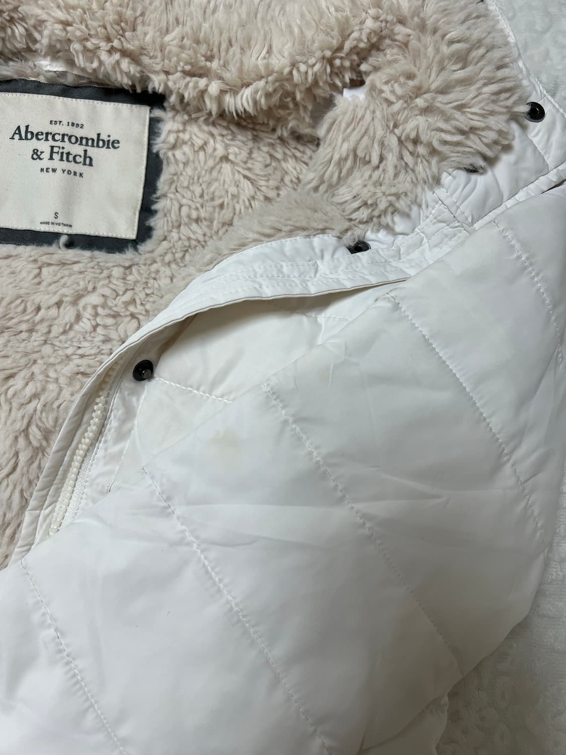 아베크롬비 화이트 퍼 패딩 상품이미지4
