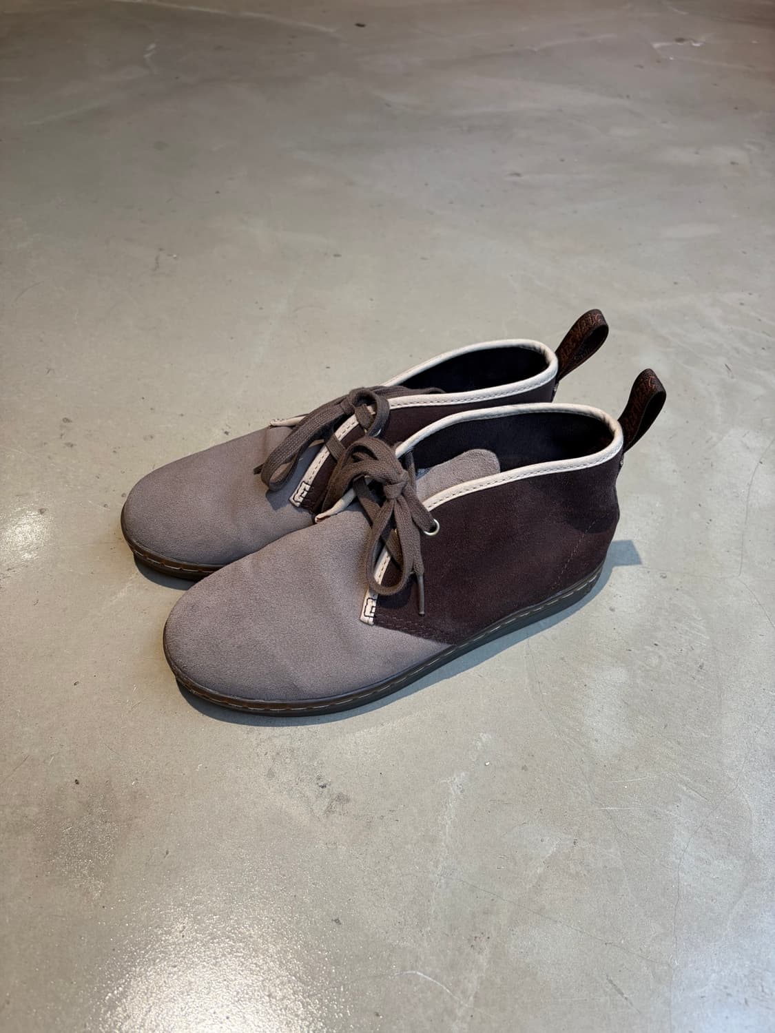 250) Dr. Martens 스웨이드 처카 부츠 상품이미지1