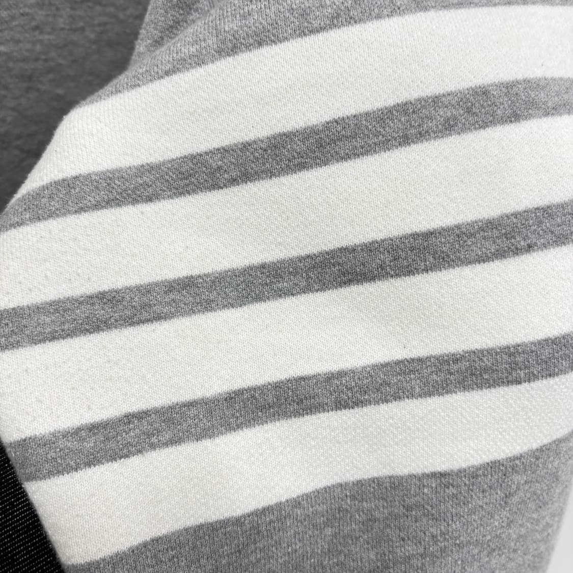 [5]톰브라운 사선완장 맨투맨  상품이미지2