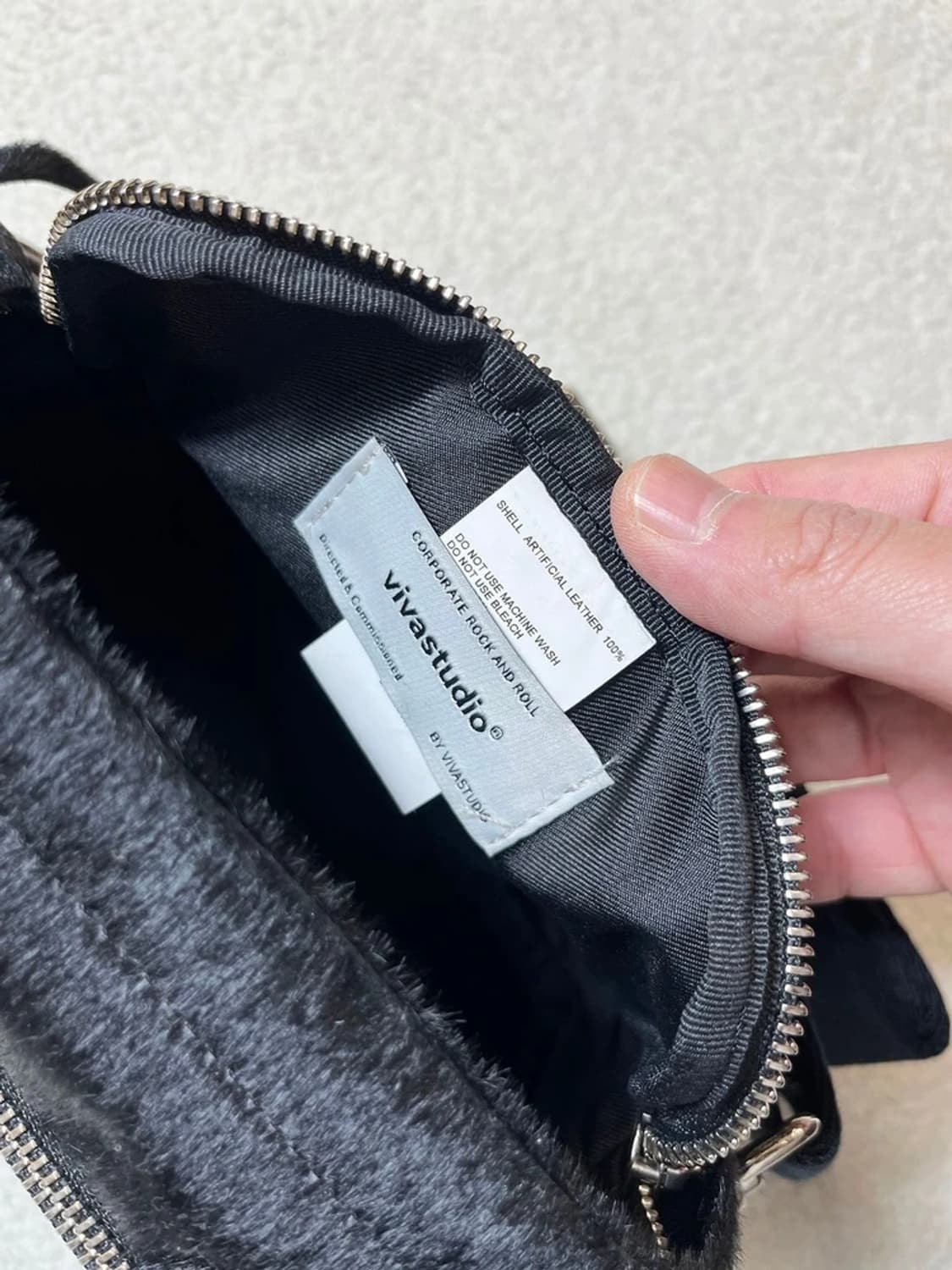 비바스튜디오 20AW 카프 레더 송치 미니 크로스백 A1693 상품이미지7