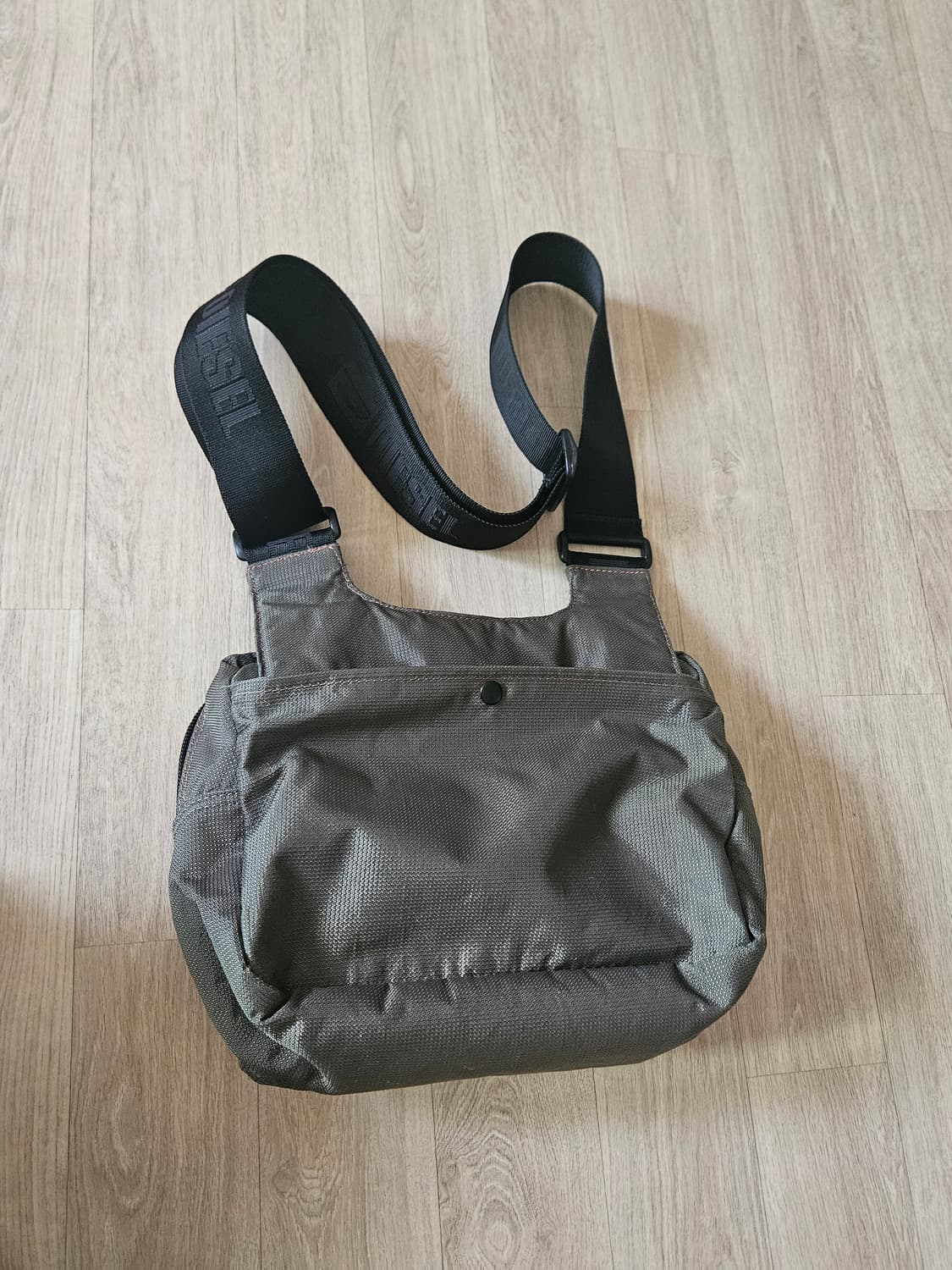 디젤 크로스백 상품이미지5