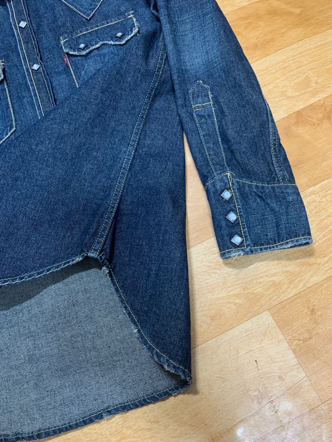 LEVIS 리바이스 레드룹 00'S 웨스턴 데님셔츠(M 사이즈) 상품이미지2