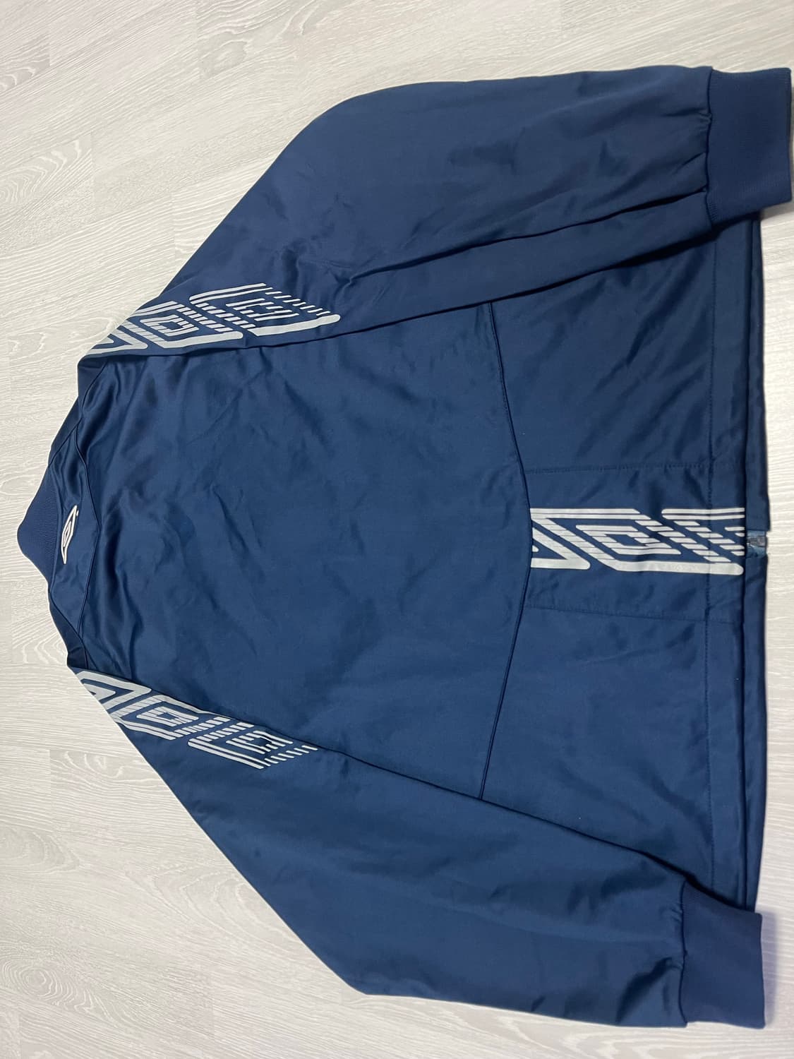 엄브로 네이비 트랙자켓 105 상품이미지6