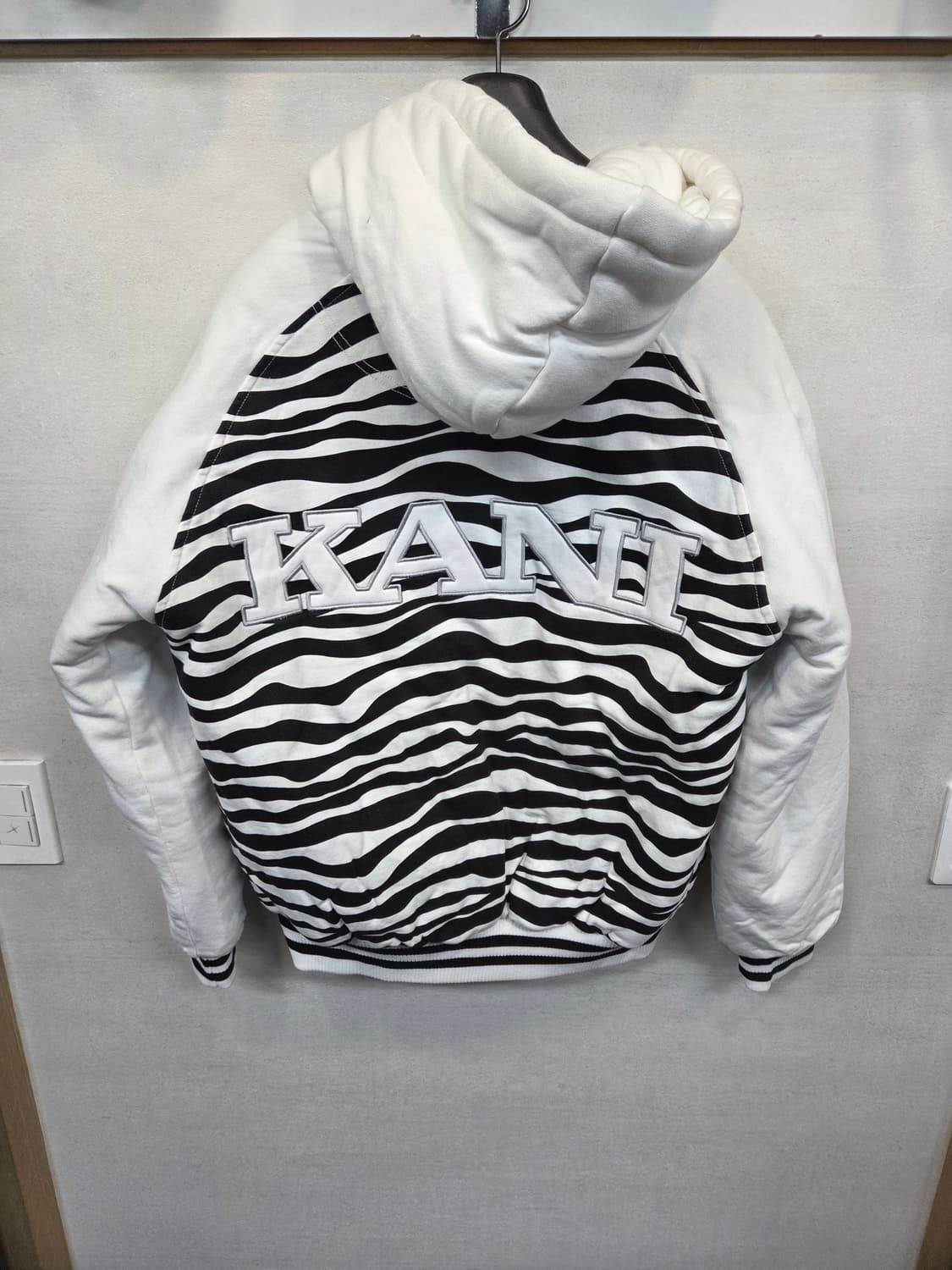 칼카니 빈티지 지브라 패턴 안감누빔 패딩 후드집업 xxl 상품이미지2