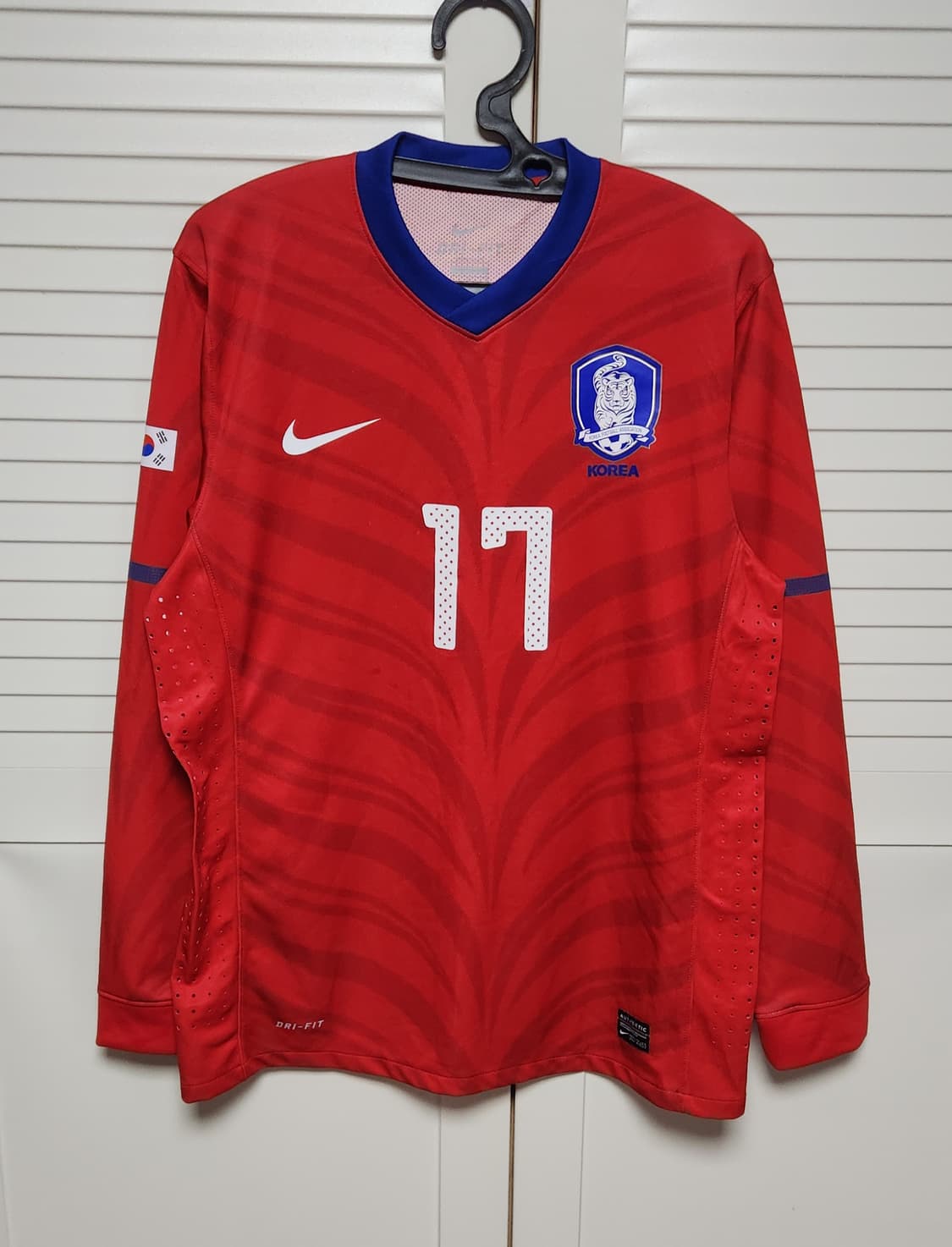 10-12 대한민국 홈 지급용 나이키 유니폼 긴팔 No.17 이청용 상품이미지1