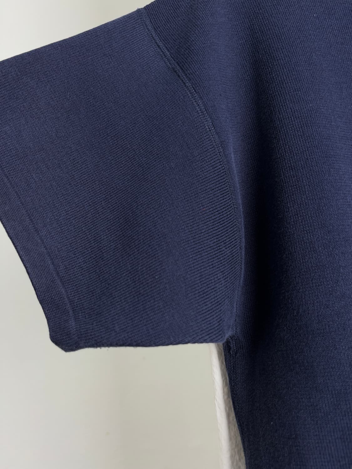 HYKE Navy Silk & Cotton knit T-shirt 상품이미지3