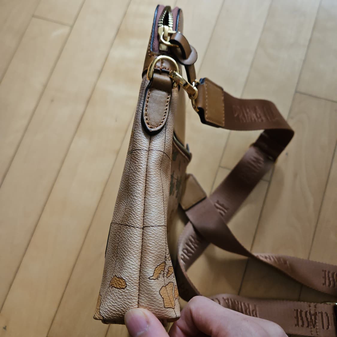 프리마클라쎄 세계지도 크로스백 상품이미지4